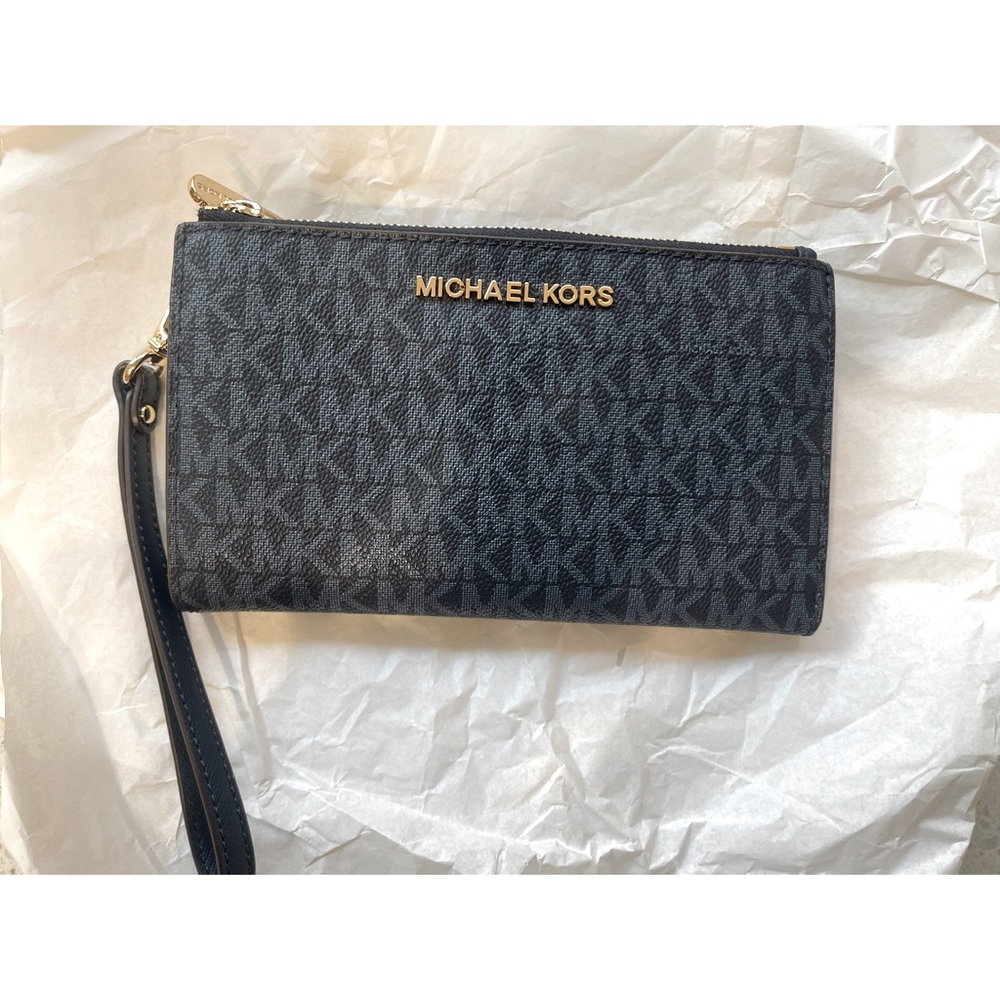 Brand New Michael Kors Wallet